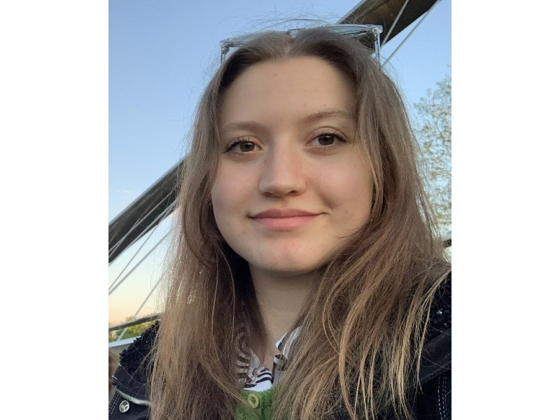 Zoe, 22, Hertfordshire