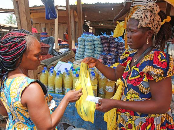 In the Central African Republic, vouchers can be exchanged at different shops and market stalls
