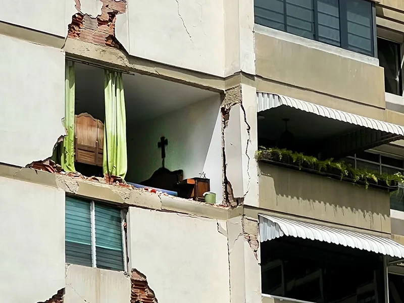 A building with extensive damage, caused by the earthquake in Venezuela.